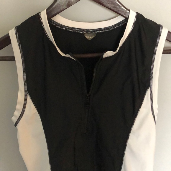 Tank Rashguard - Picture 2 of 4